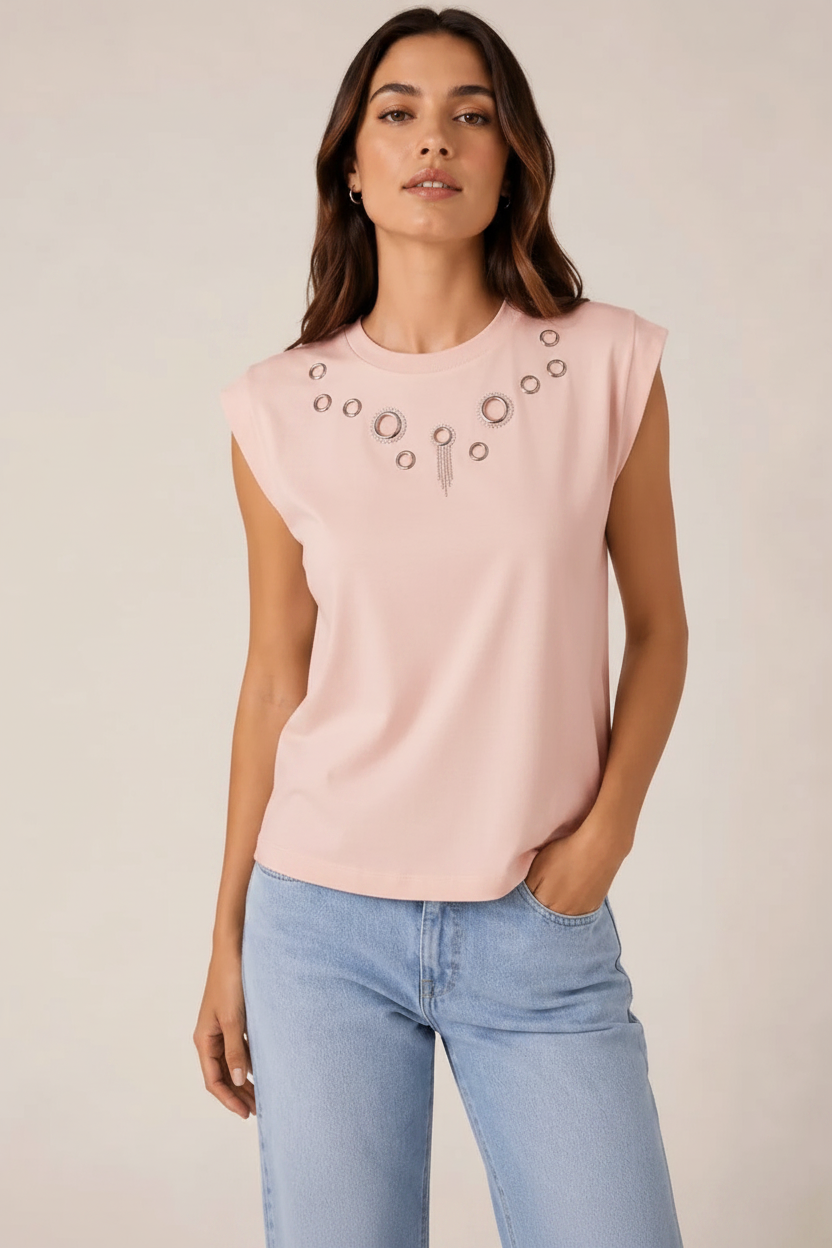 T-shirt rosa con anelli